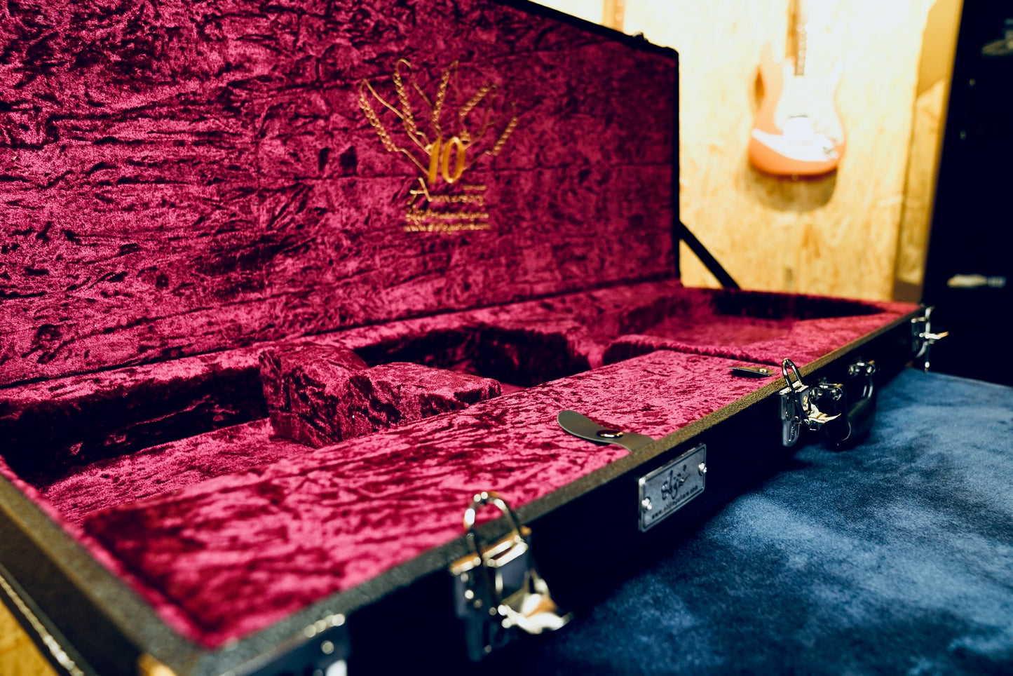 Shijie 10 Year Anniversary Limited Edition Guitar Case -2