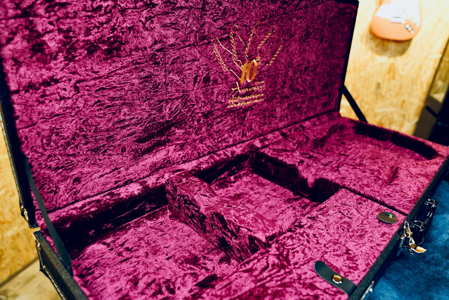 Shijie 10 Year Anniversary Limited Edition Guitar Case -4