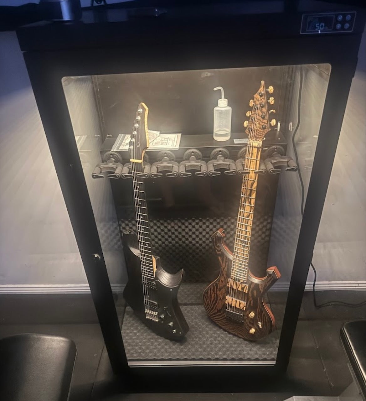 CDD-450 Dry Cabinet with Barlow Guitar