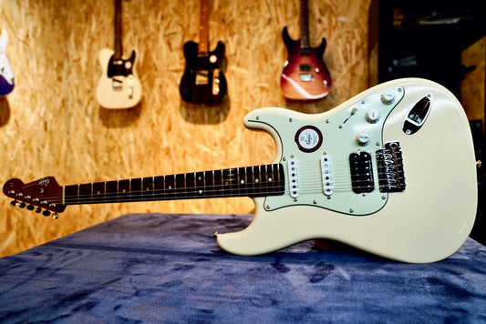 STE-Custom Vintage White - Full Body