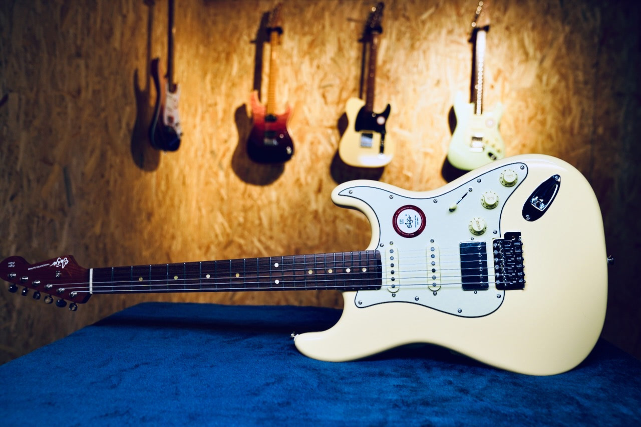 Shijie - STE-V Custom HSS - Vintage White - HSS pickups