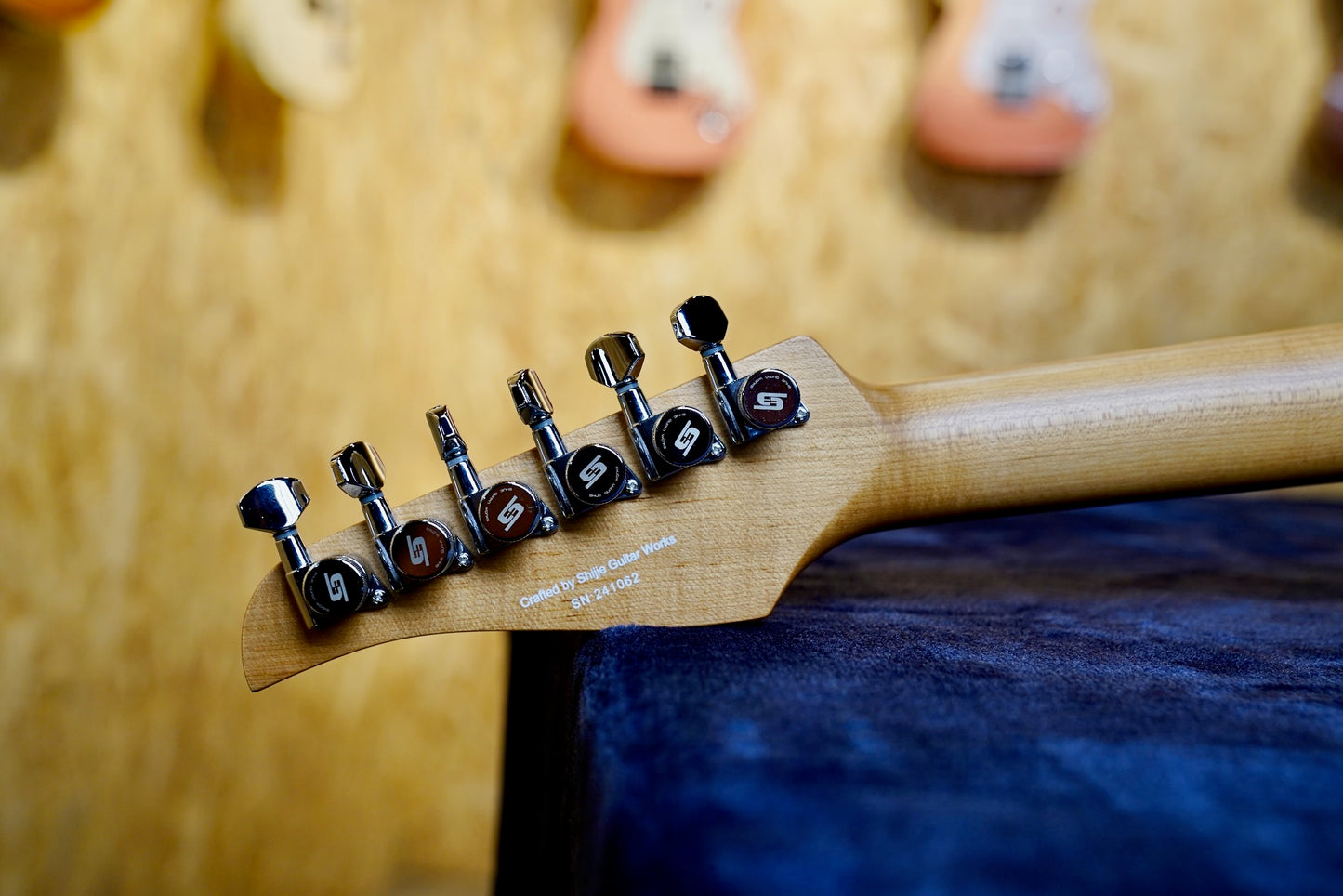 Shijie TM 5 - Headstock Back 1