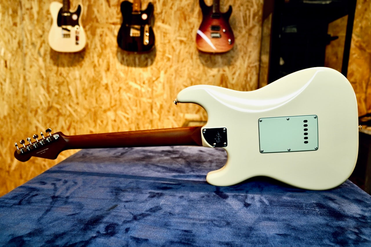 STE-Custom Vintage White - Full Body Back