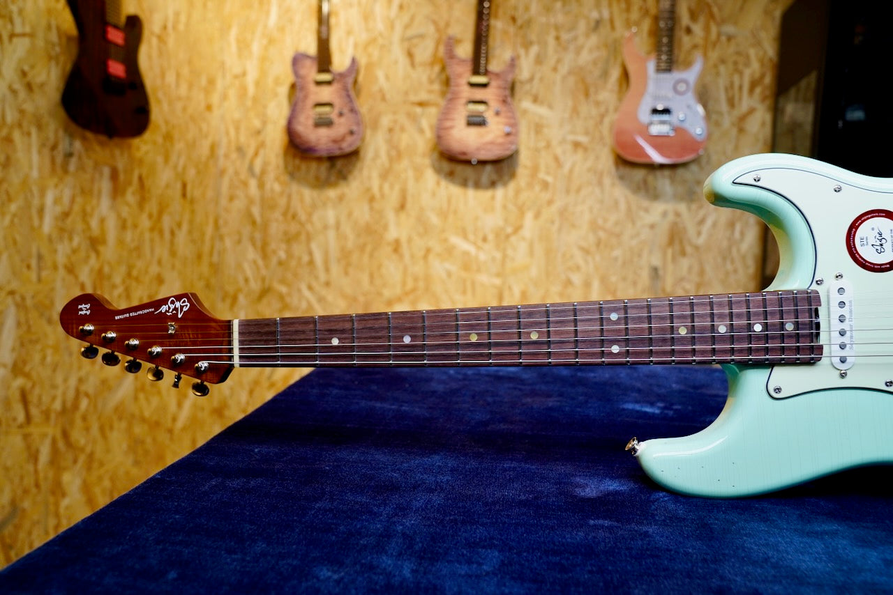 Shijie - STE-V CUSTOM Daphne Blue - Fingerboard