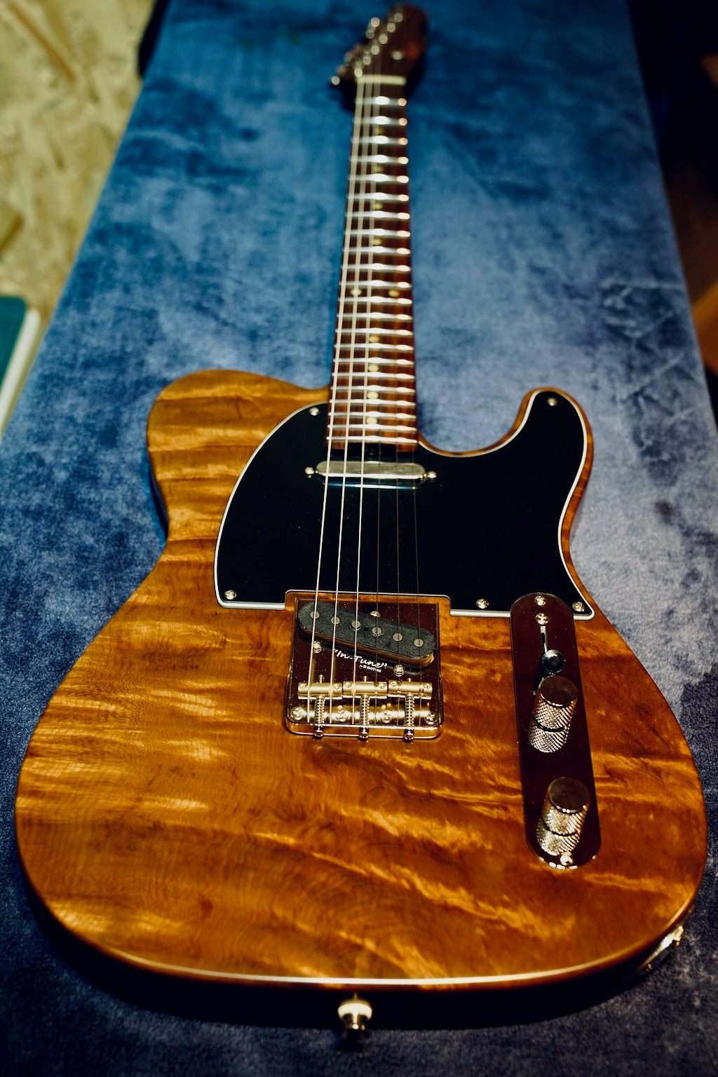 Shijie - TLV Master 10th Anniversary - Flame Phoebe Body & Rosewood Neck - Full Body 3