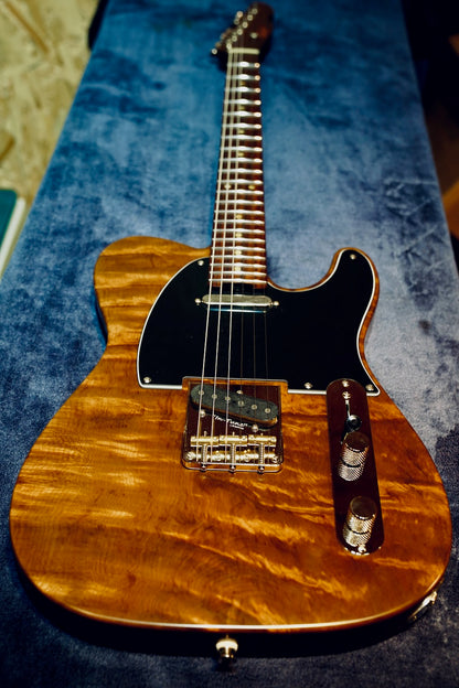 Shijie - TLV Master 10th Anniversary - Flame Phoebe Body & Rosewood Neck - Full Body 3