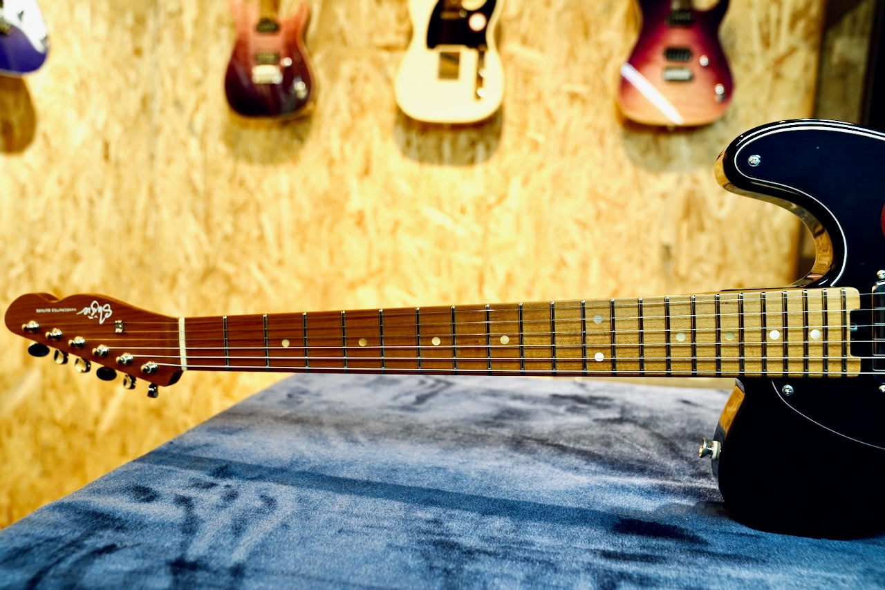 TLV-Custom - Black - Roasted Maple Fingerboard