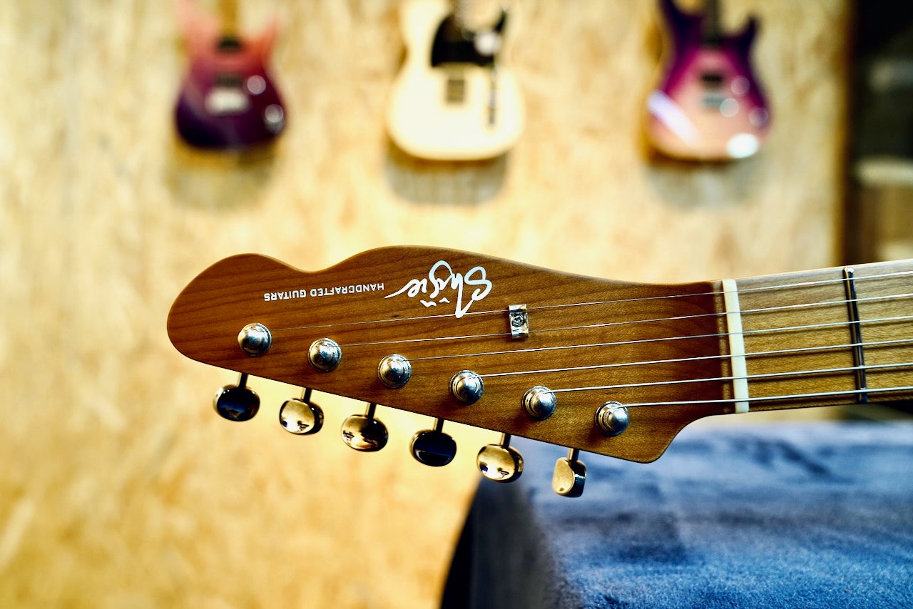 TLV-Custom - Black - Headstock